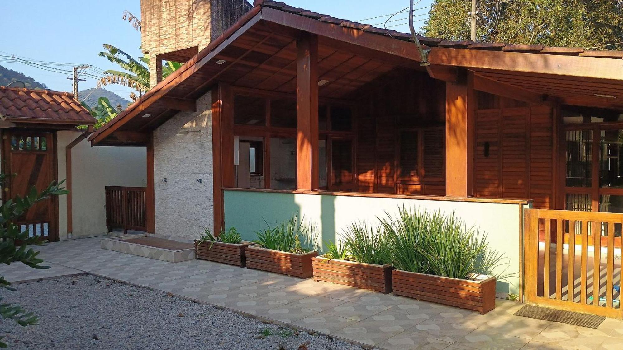 Moreira Casa Com Churrasqueira E Ar-Condicionado อูบาตูบา ภายนอก รูปภาพ